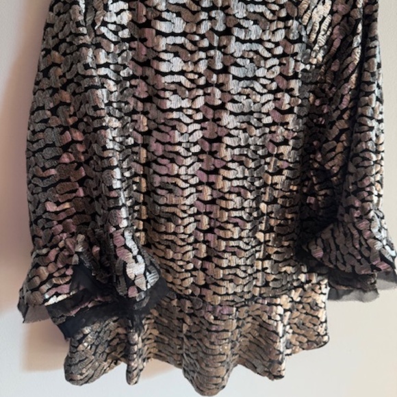Pre-loved IRO Black & Gold Sequinned Evening Top - Size 40 (M) - Picture 5 of 7